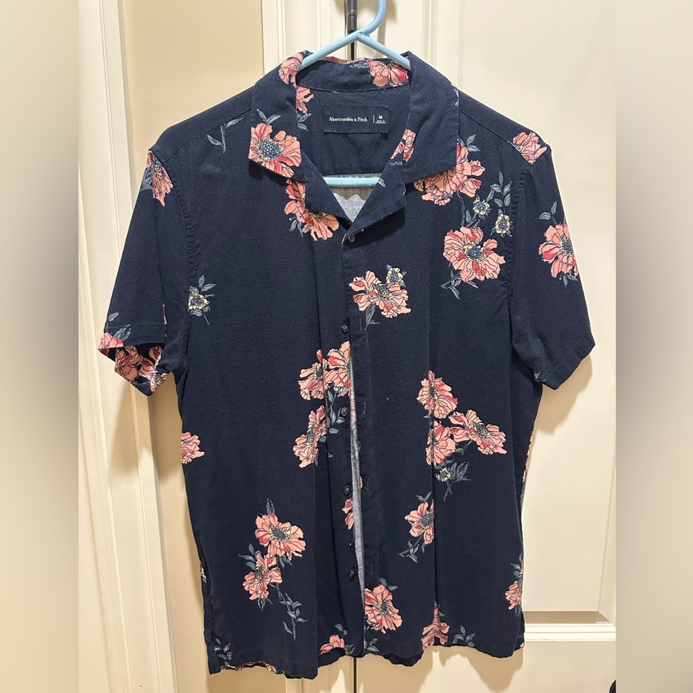Men’s Abercrombie & Fitch Blue Navy Floral Button Up Short Sleeve Shirt - Medium